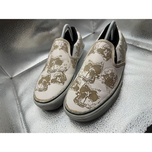 Size 8.5 Vans Off The Wall Classic‎ Cream Womens Leather Slip On Casual Shoes - Picture 3 of 9